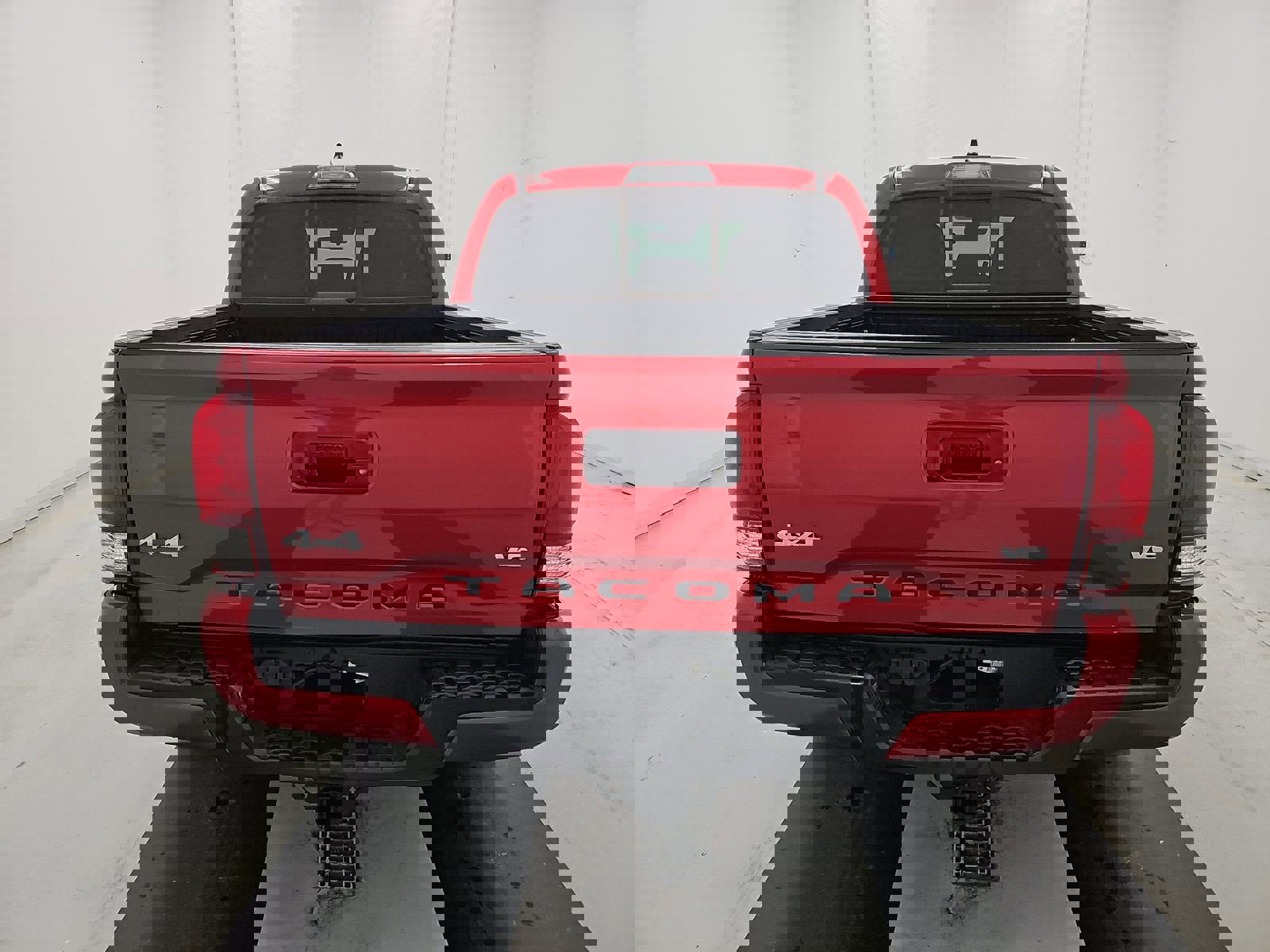 Used 2023 Toyota Tacoma SR image 4