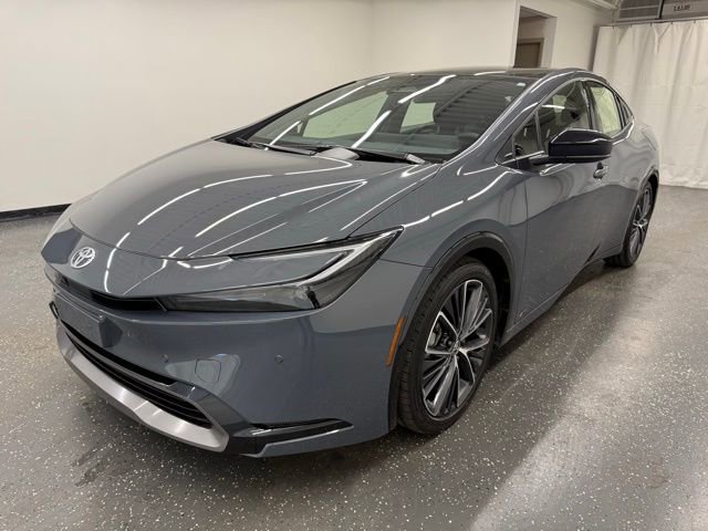 Used 2025 Toyota Prius XLE image 5