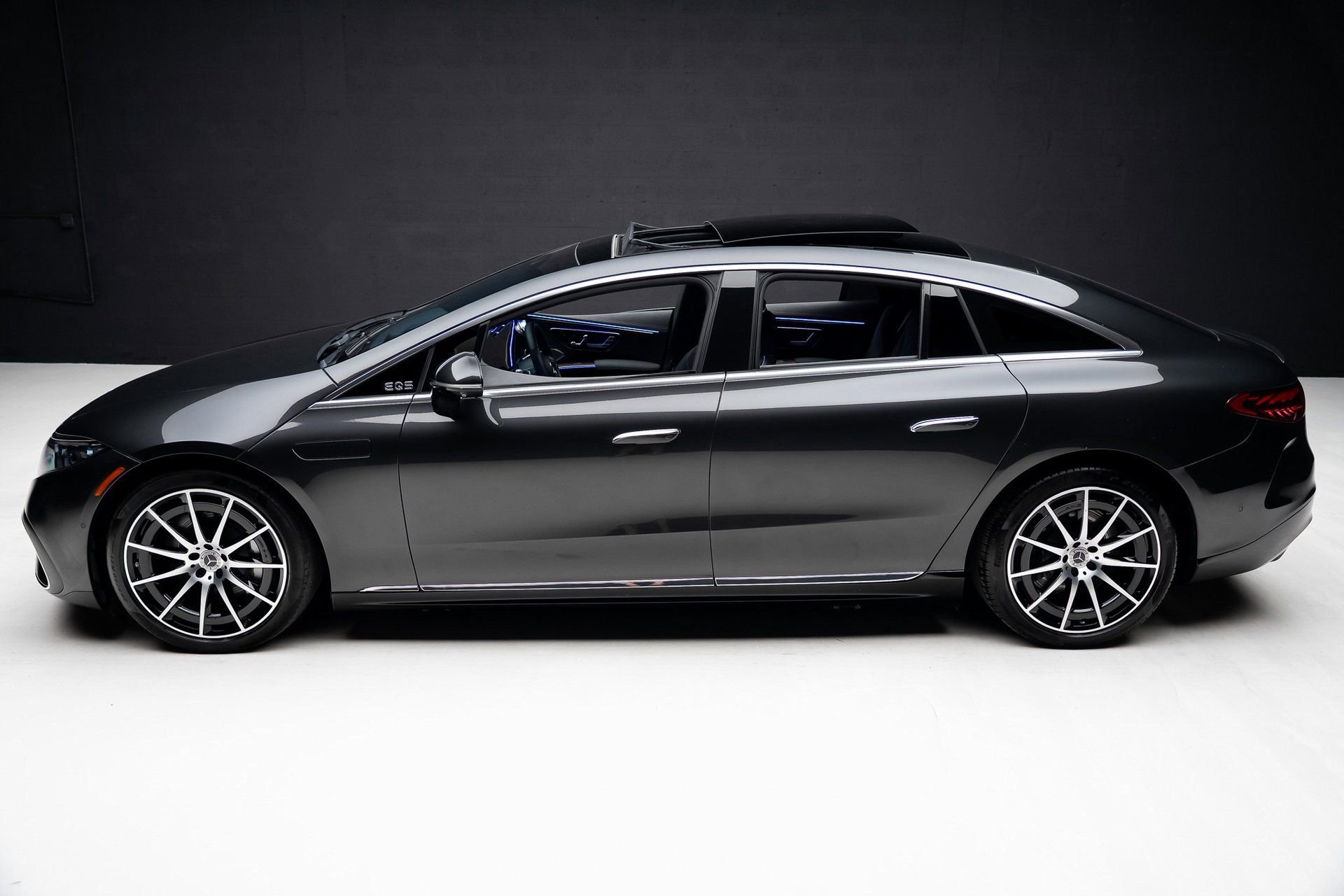 Used 2023 Mercedes-Benz EQS 580 4MATIC Sedan image 16