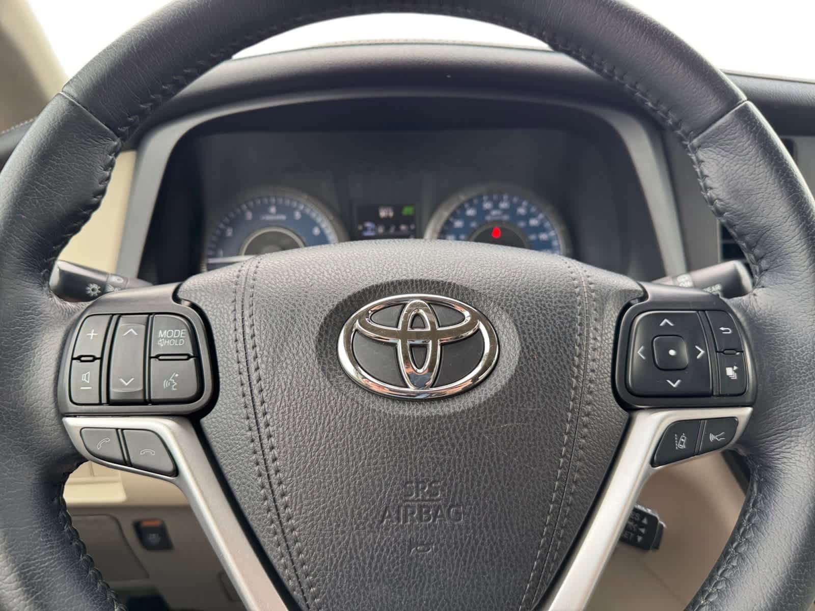Used 2019 Toyota Sienna XLE w/ XLE Navigation Package FWD image 20