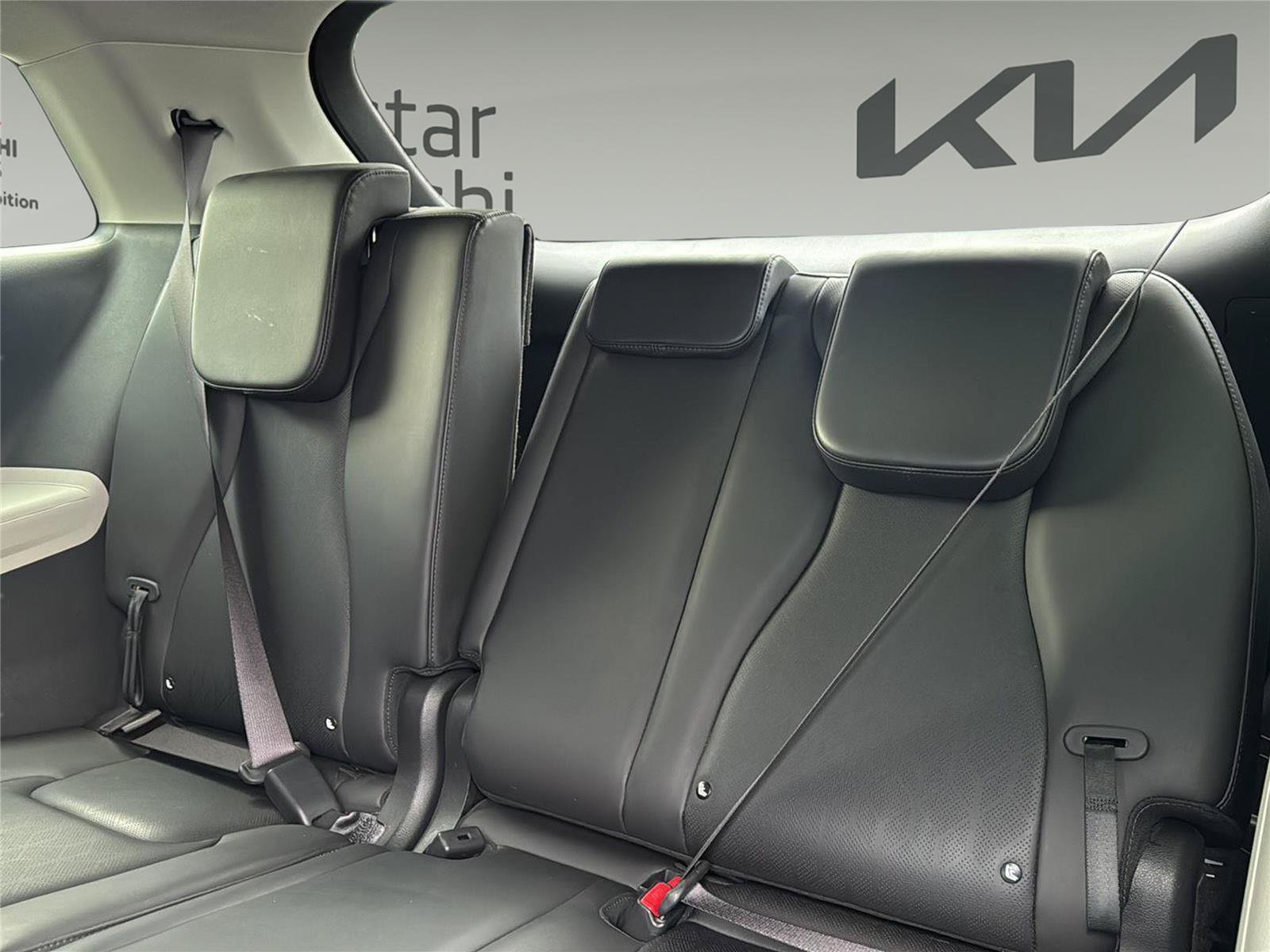 Used 2022 Kia Carnival LX FWD image 26