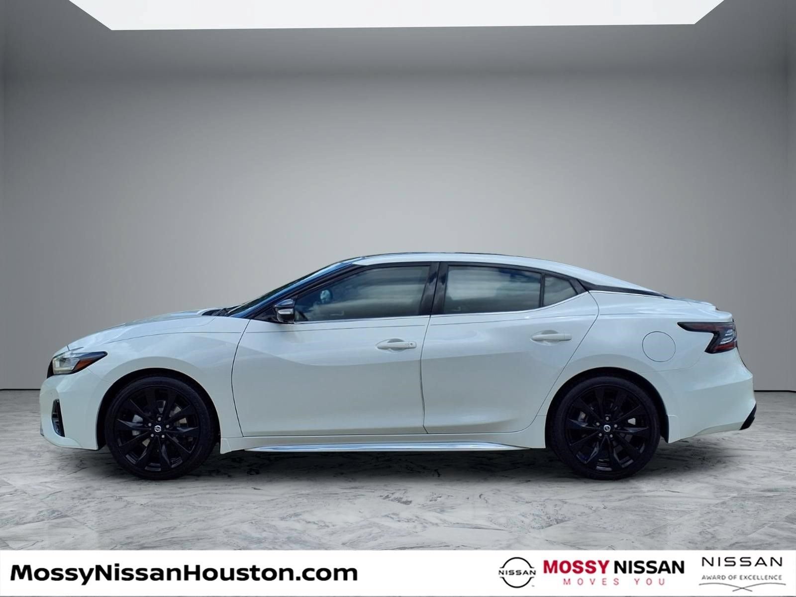 Used 2021 Nissan Maxima SR w/ Sport Mat Group FWD image 5