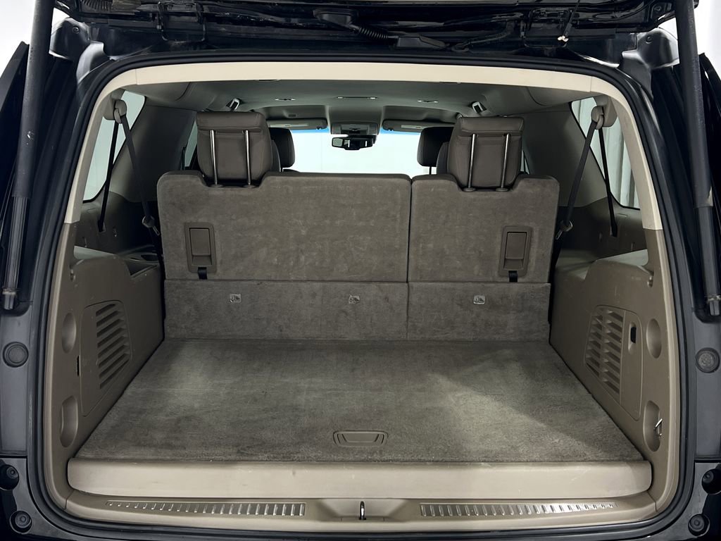 Used 2018 Chevrolet Suburban LT image 26