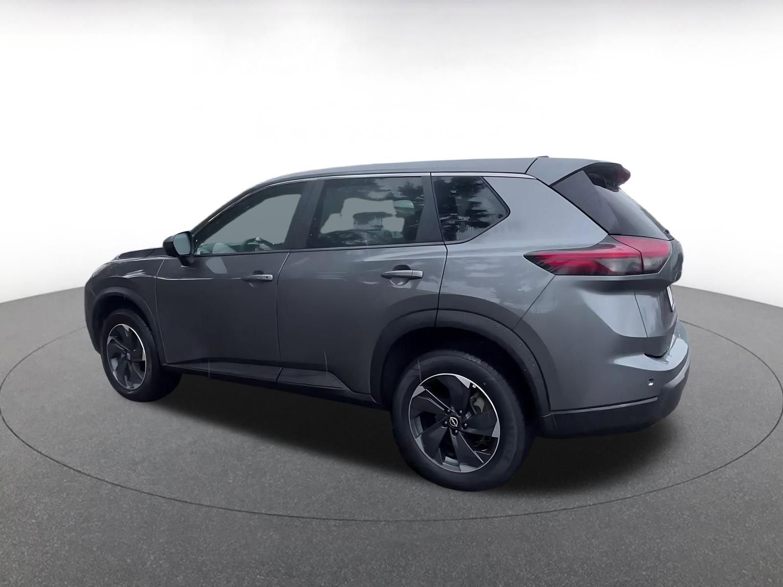 Used 2025 Nissan Rogue SV image 10