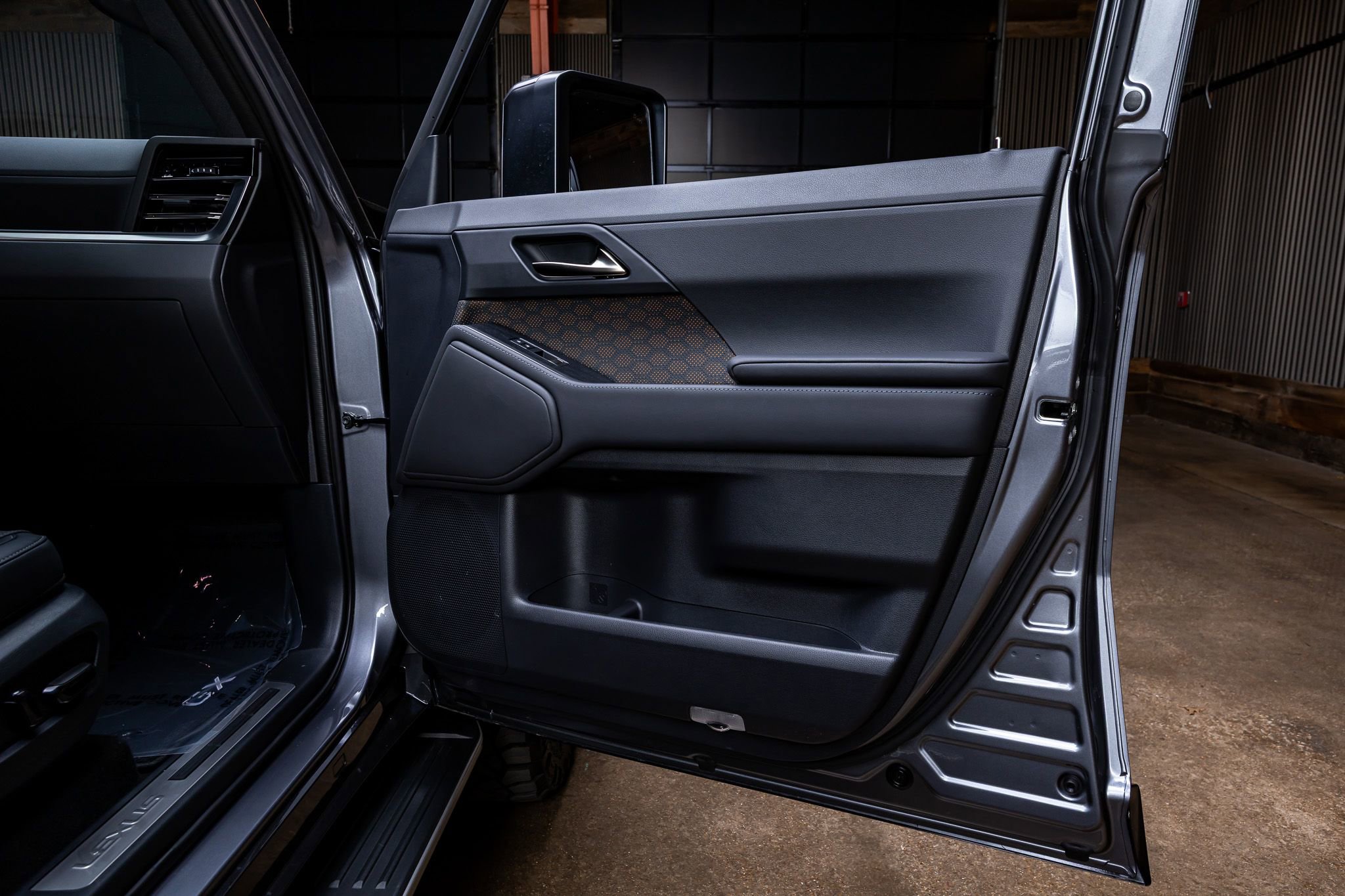 Used 2025 Lexus GX 550 550 Premium+ w/ Cold Area Package image 38