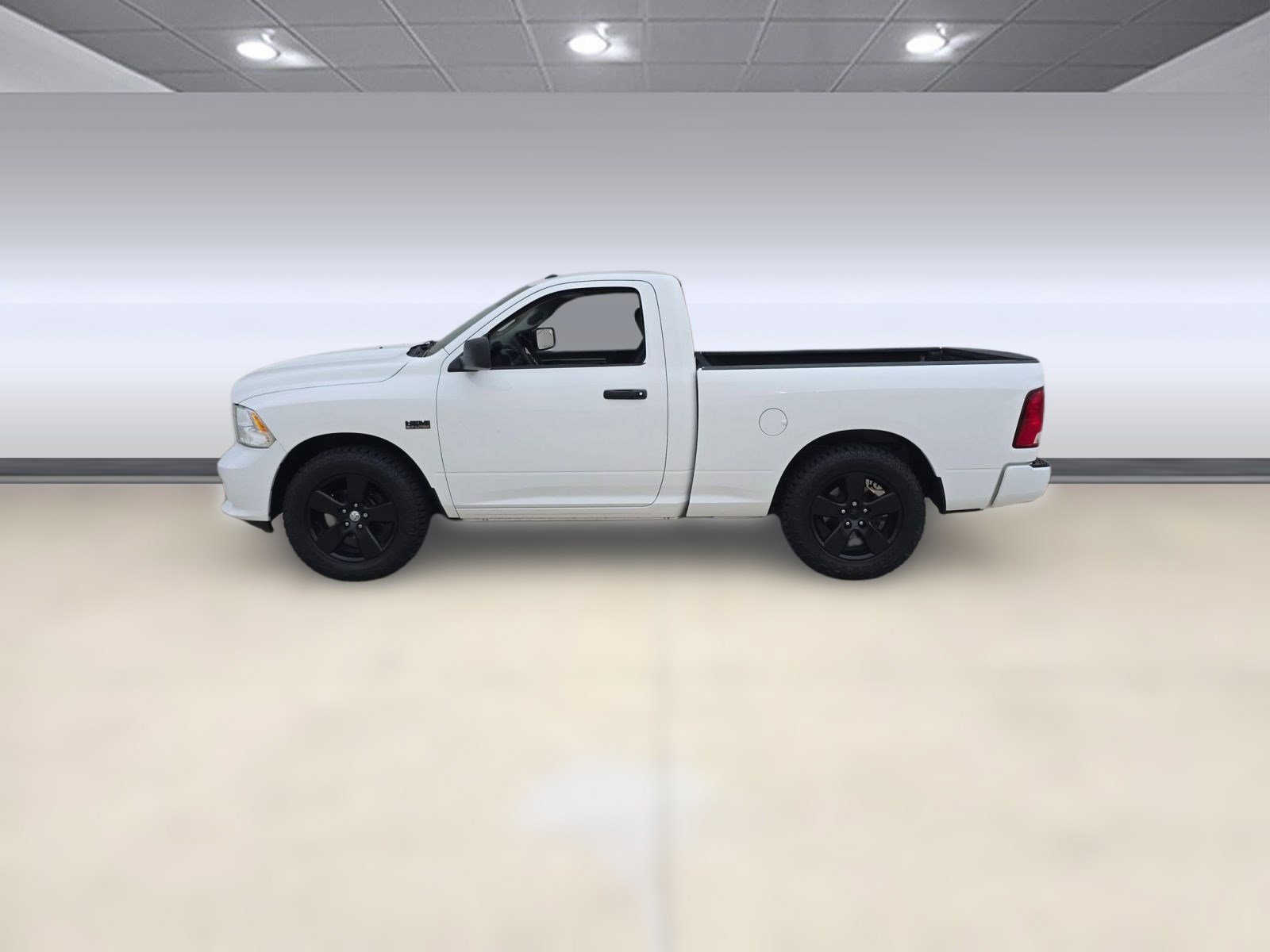 Used 2018 RAM 1500 Express image 2