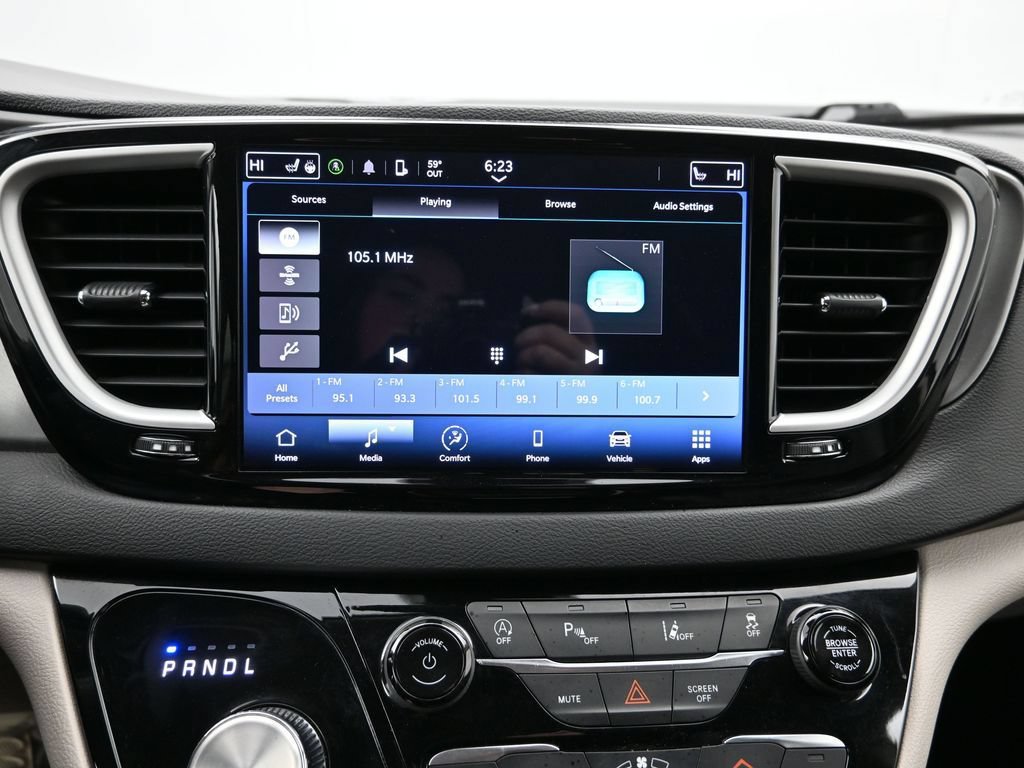 Certified 2023 Chrysler Pacifica Touring-L FWD image 17