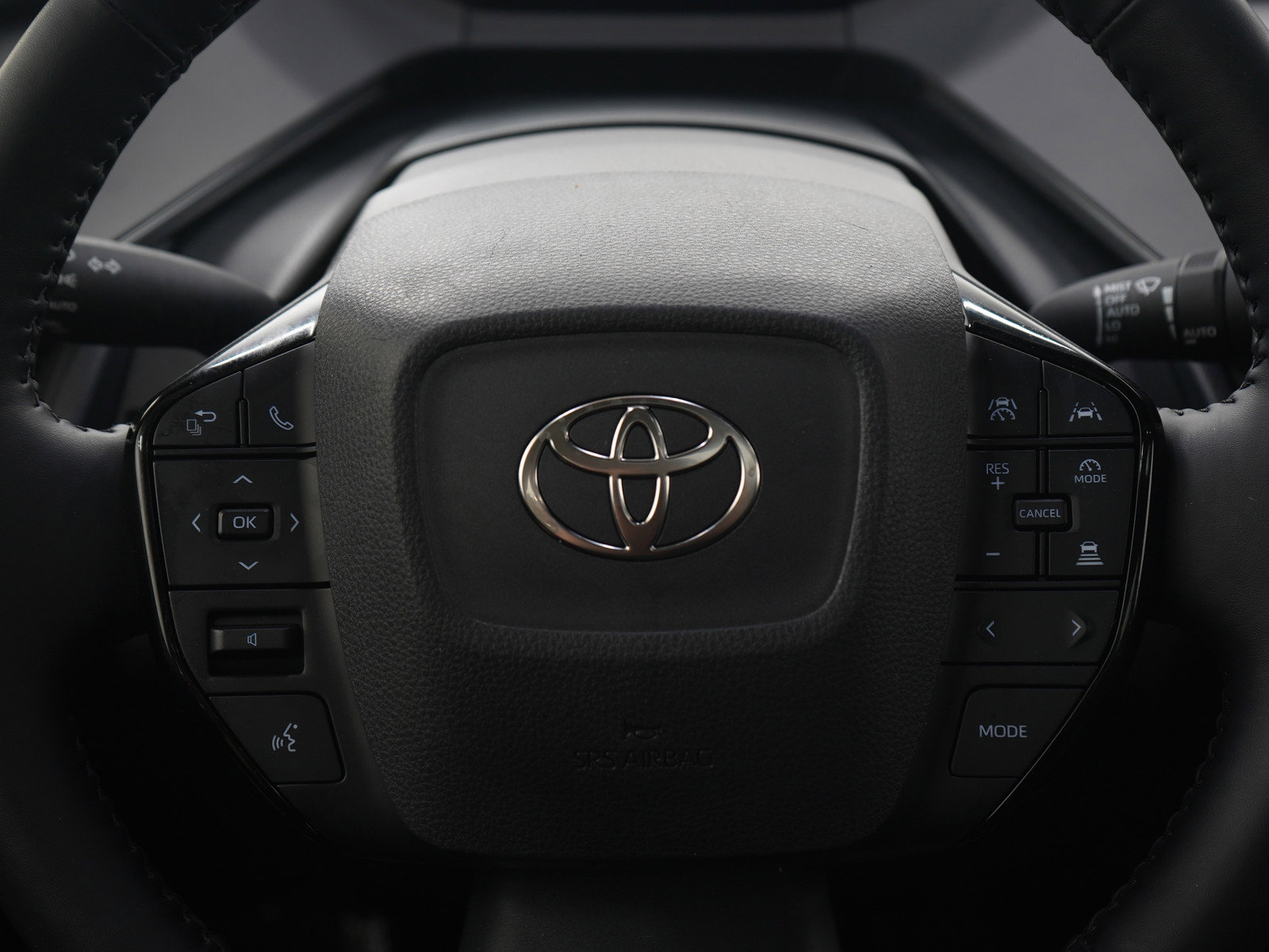 Used 2025 Toyota Prius AWD image 24