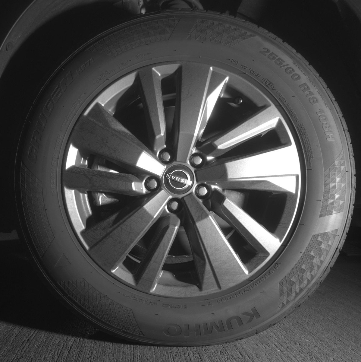 Used 2025 Nissan Pathfinder SV image 12