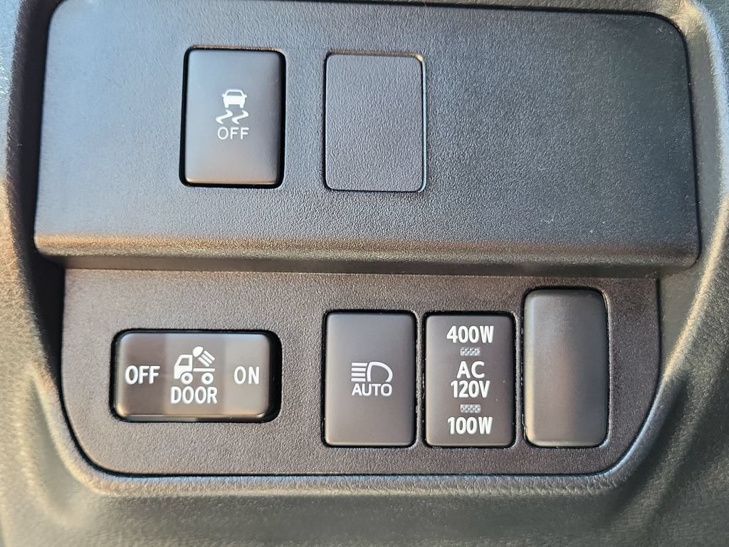 Used 2022 Toyota Tacoma TRD Off-Road w/ Technology Package AWD/4WD image 24