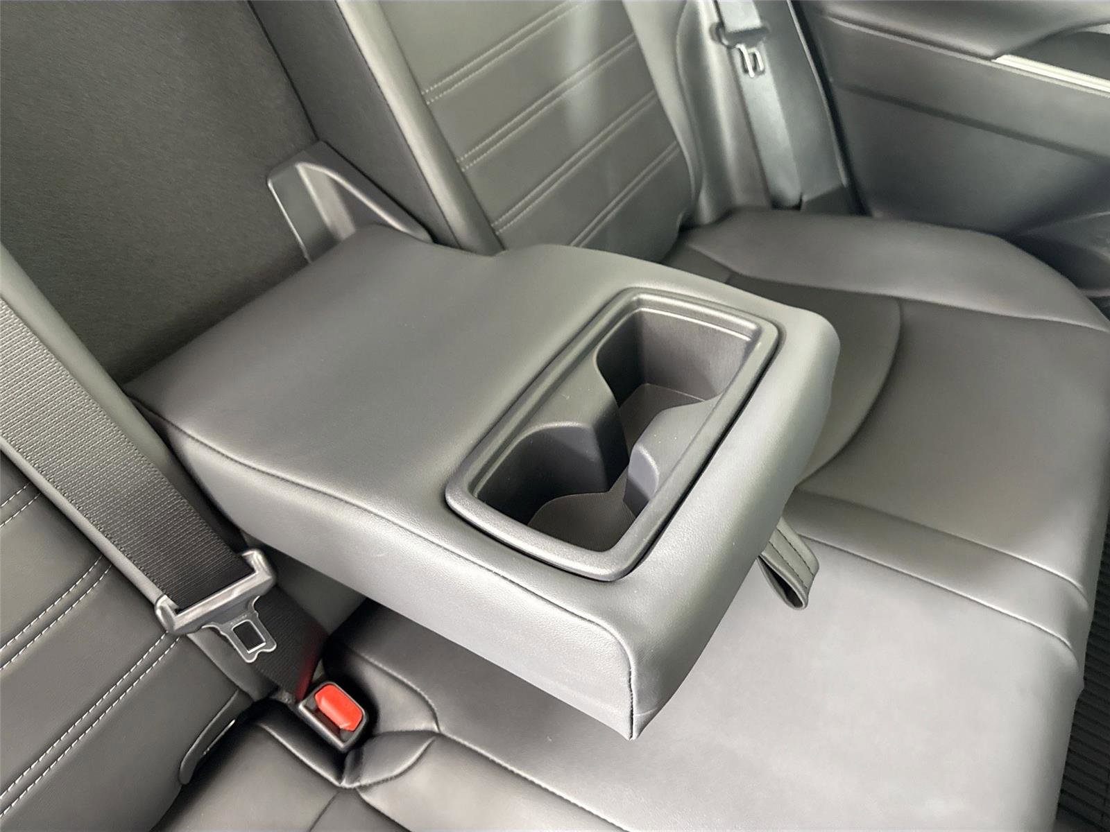 Used 2025 Toyota RAV4 XLE Premium image 46