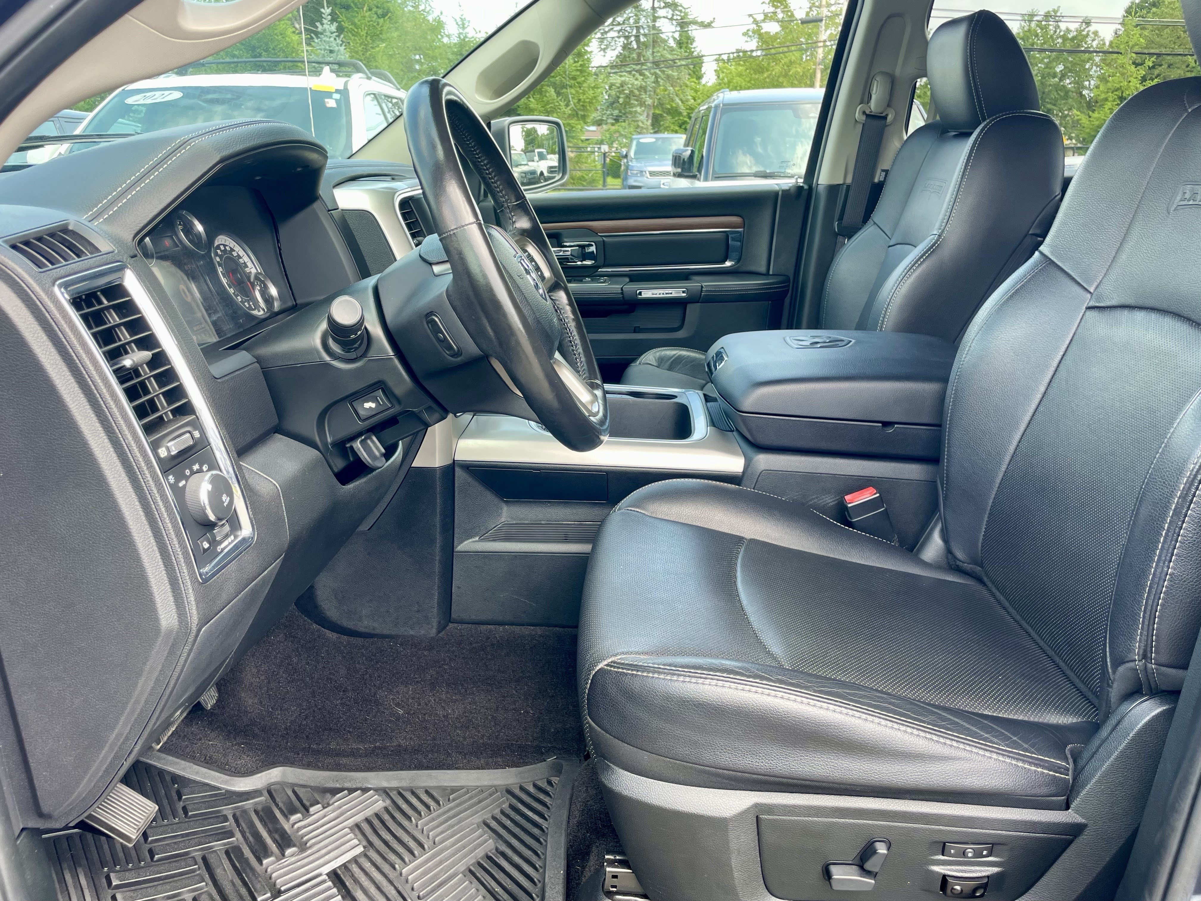 Used 2017 RAM 1500 Laramie w/ Convenience Group AWD/4WD image 14