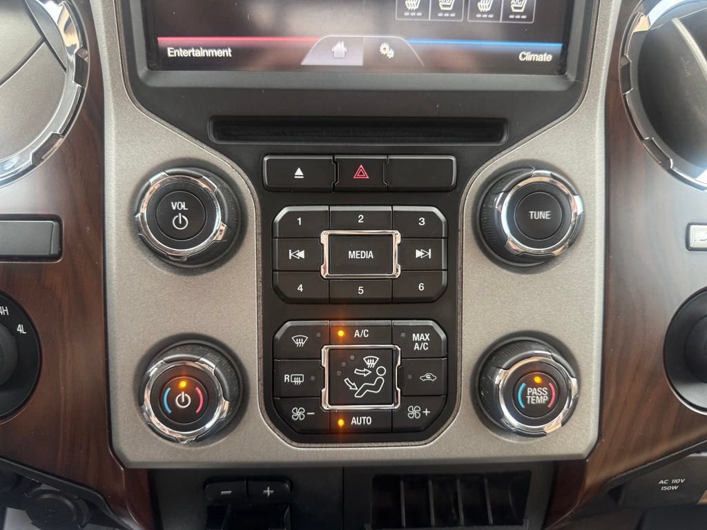 Used 2016 Ford F350 Lariat w/ Lariat Interior Package AWD/4WD image 31