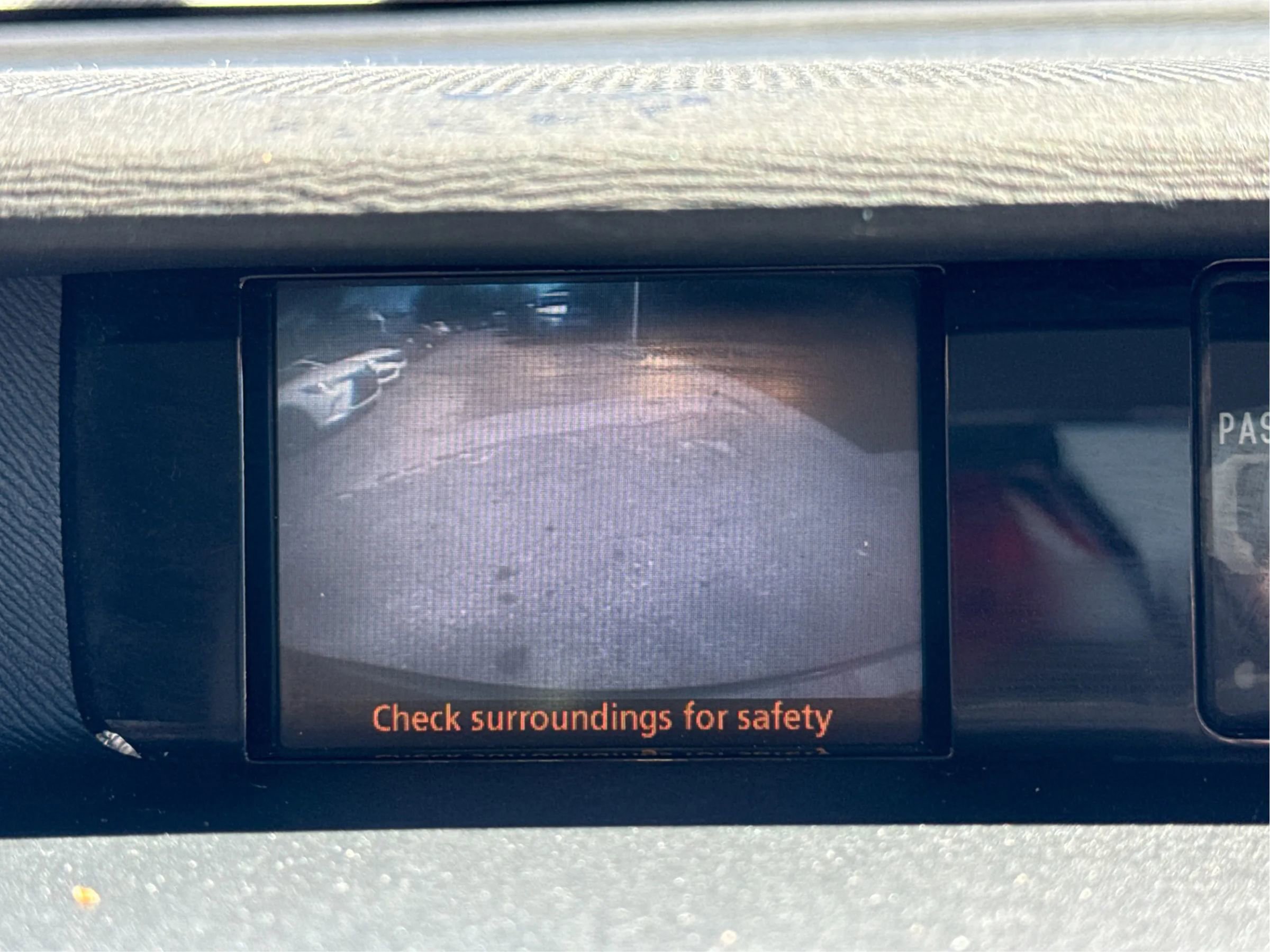 Used 2011 Toyota Sienna LE image 27