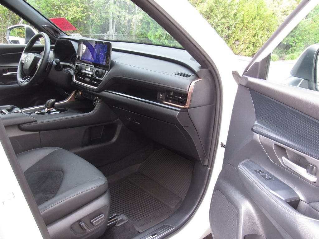 Certified 2024 Toyota Grand Highlander AWD Hybrid image 19