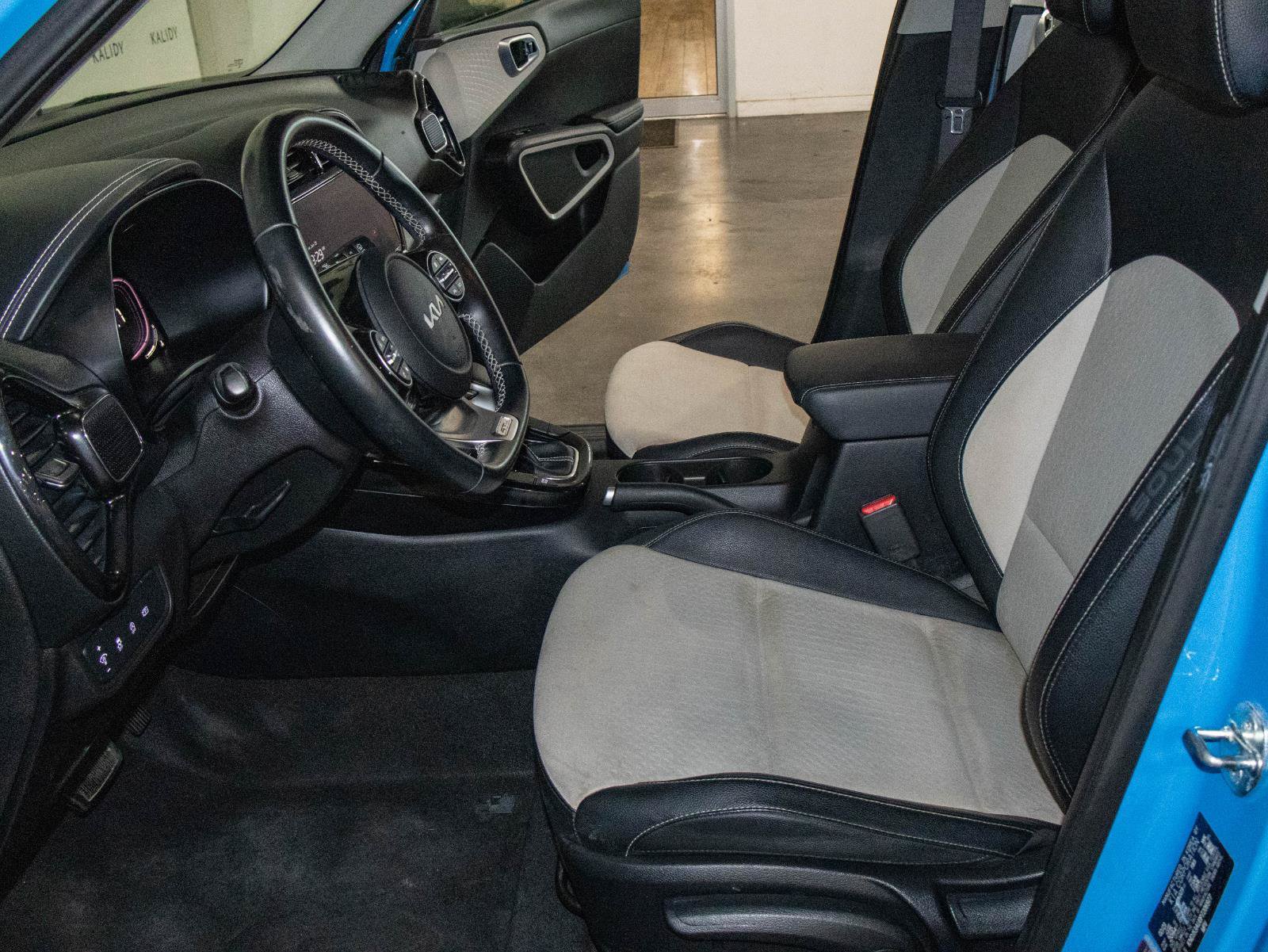 Used 2023 Kia Soul GT-Line FWD image 8