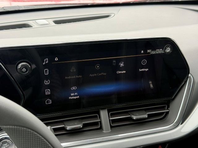 New 2026 Chevrolet Trax LT w/ Sunroof Package image 18