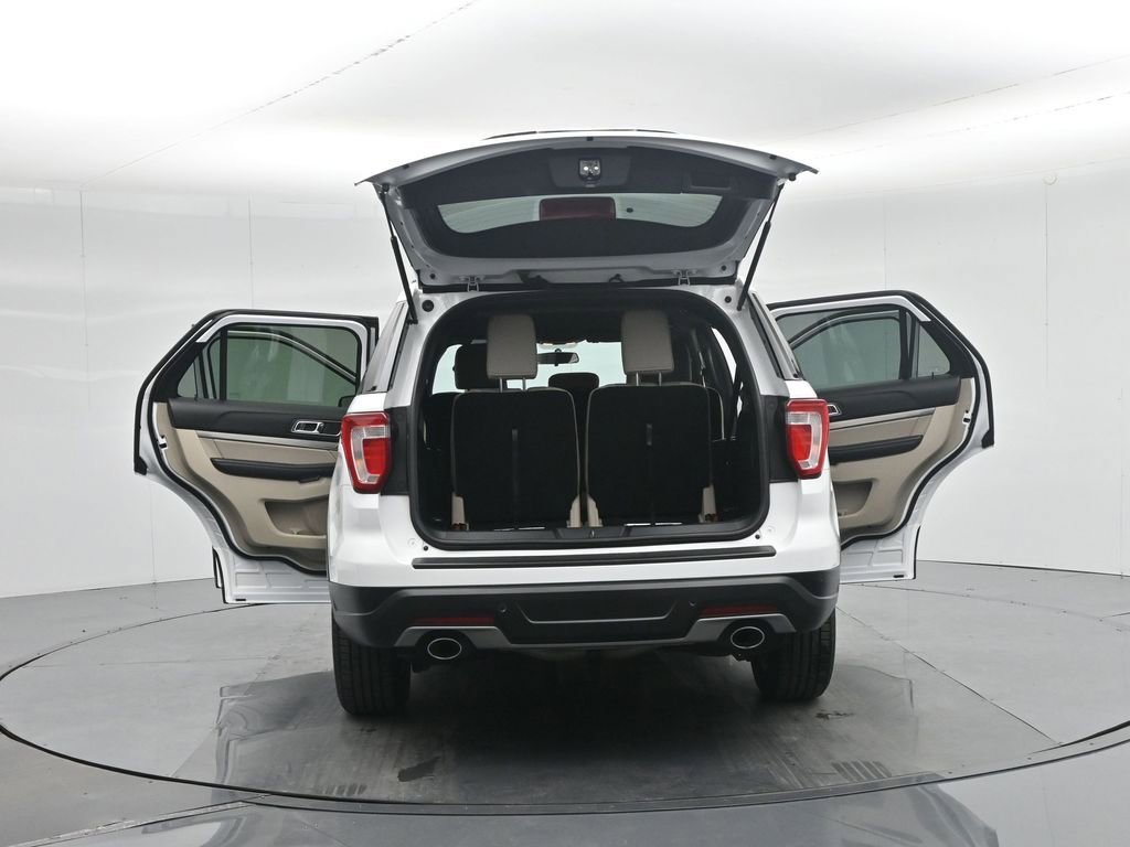 Used 2018 Ford Explorer XLT image 36