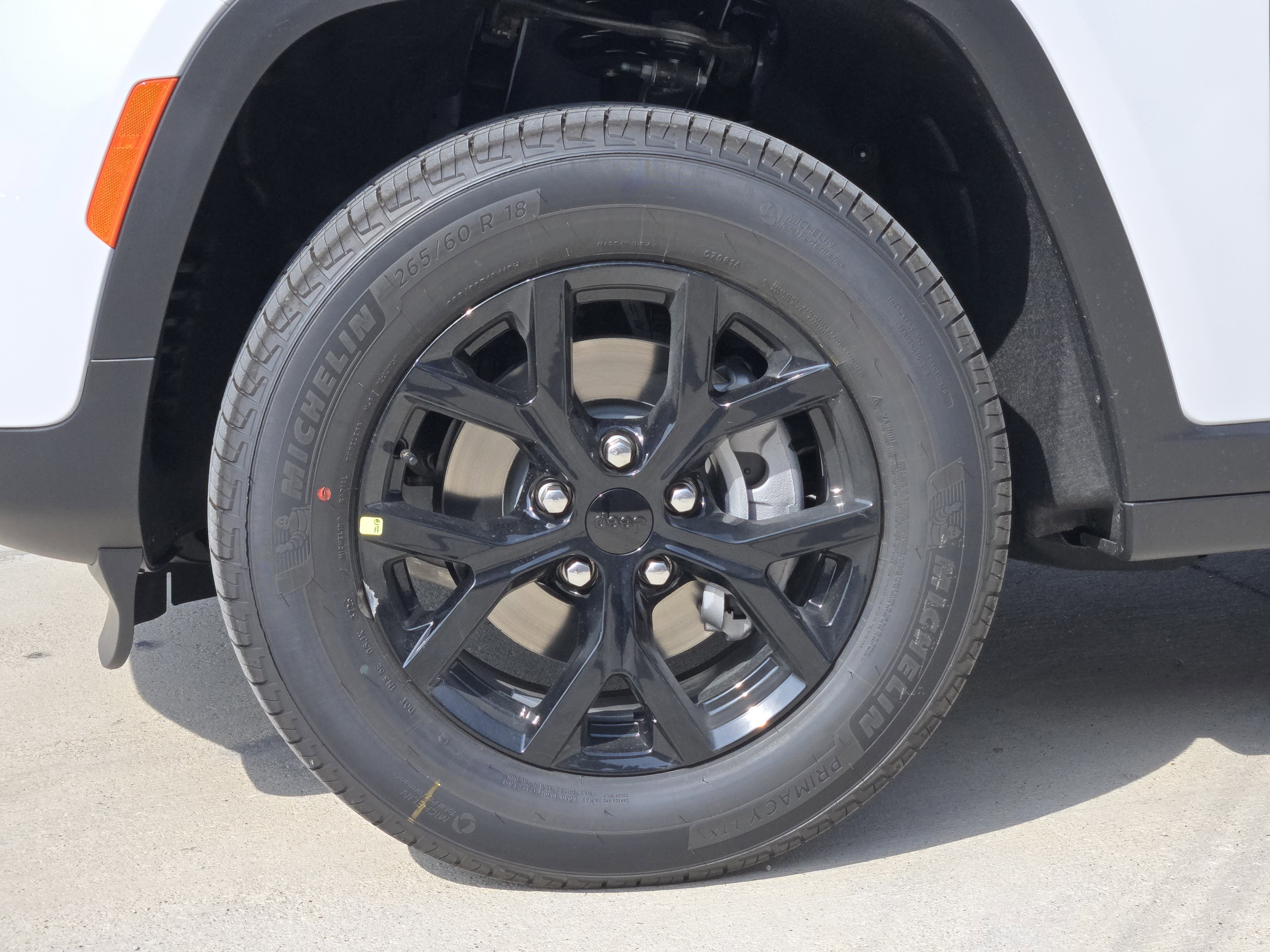 New 2025 Jeep Grand Cherokee Altitude image 8