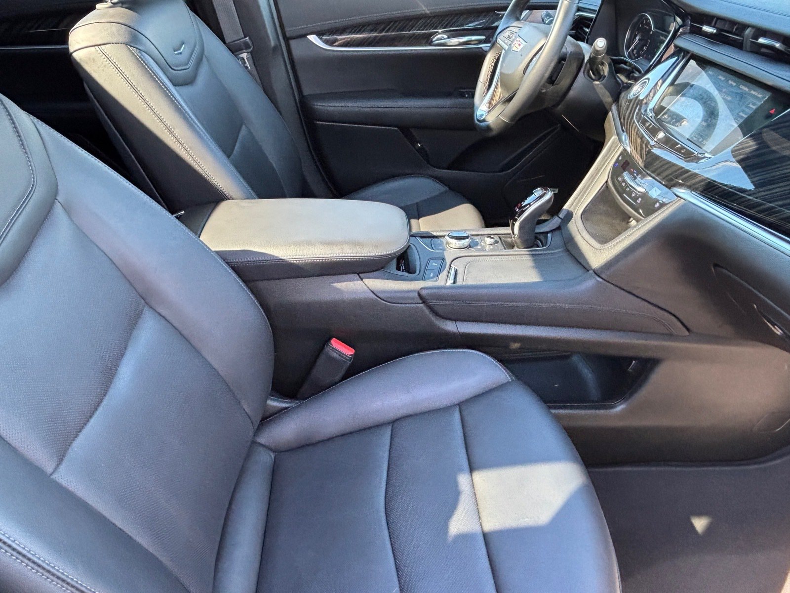 Used 2025 Cadillac XT6 Premium Luxury FWD image 29