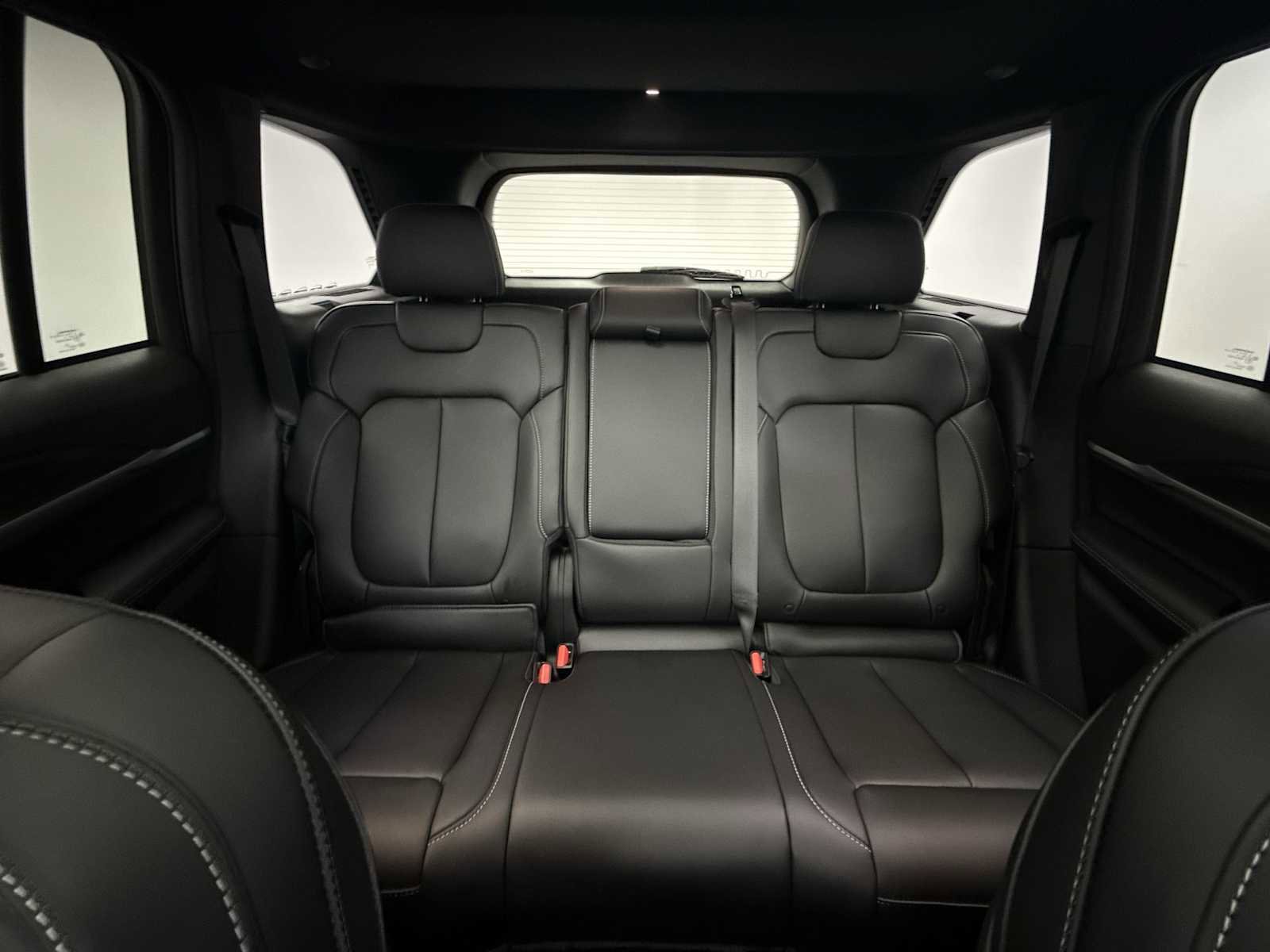 New 2026 Jeep Grand Cherokee Limited w/ Limited Altitude Package AWD/4WD image 13