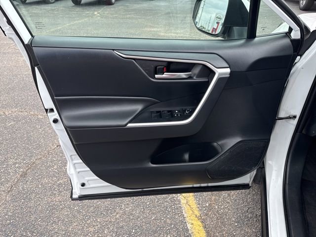Used 2019 Toyota RAV4 XLE w/ Carpet Mat Package AWD/4WD image 10