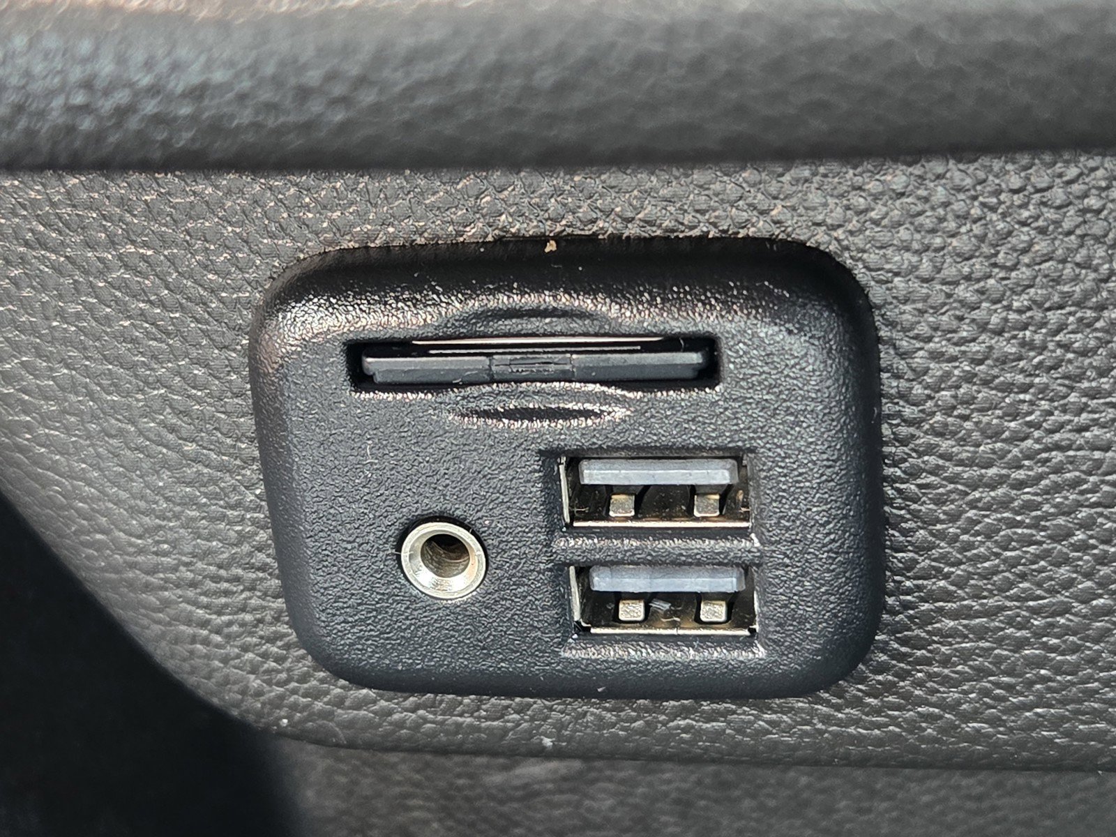 Used 2021 Chevrolet Traverse RS w/ LPO, Floor Liner Package image 21