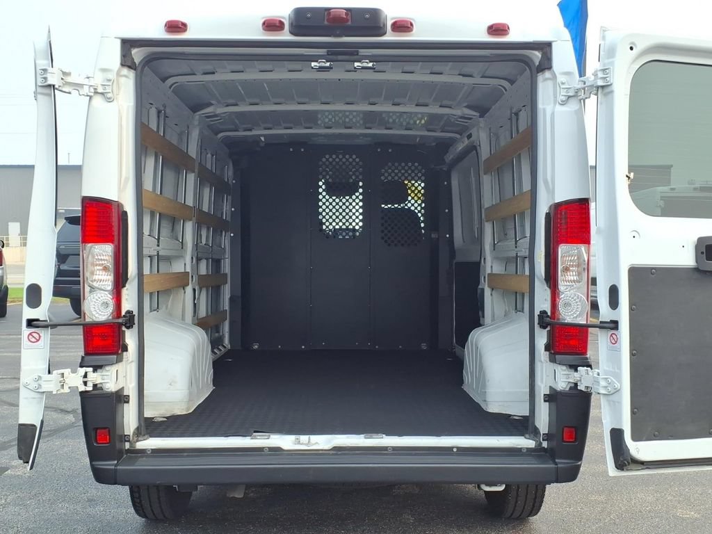 Used 2025 RAM ProMaster 2500 w/ U-Haul Equipment Group FWD image 9