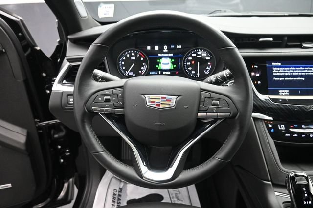 Used 2025 Cadillac XT6 Premium Luxury w/ Technology Package AWD/4WD image 15