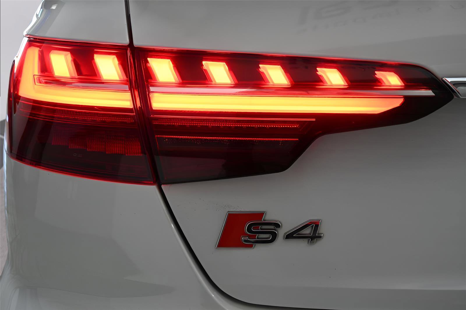 Used 2021 Audi S4 Premium w/ Convenience Package image 35