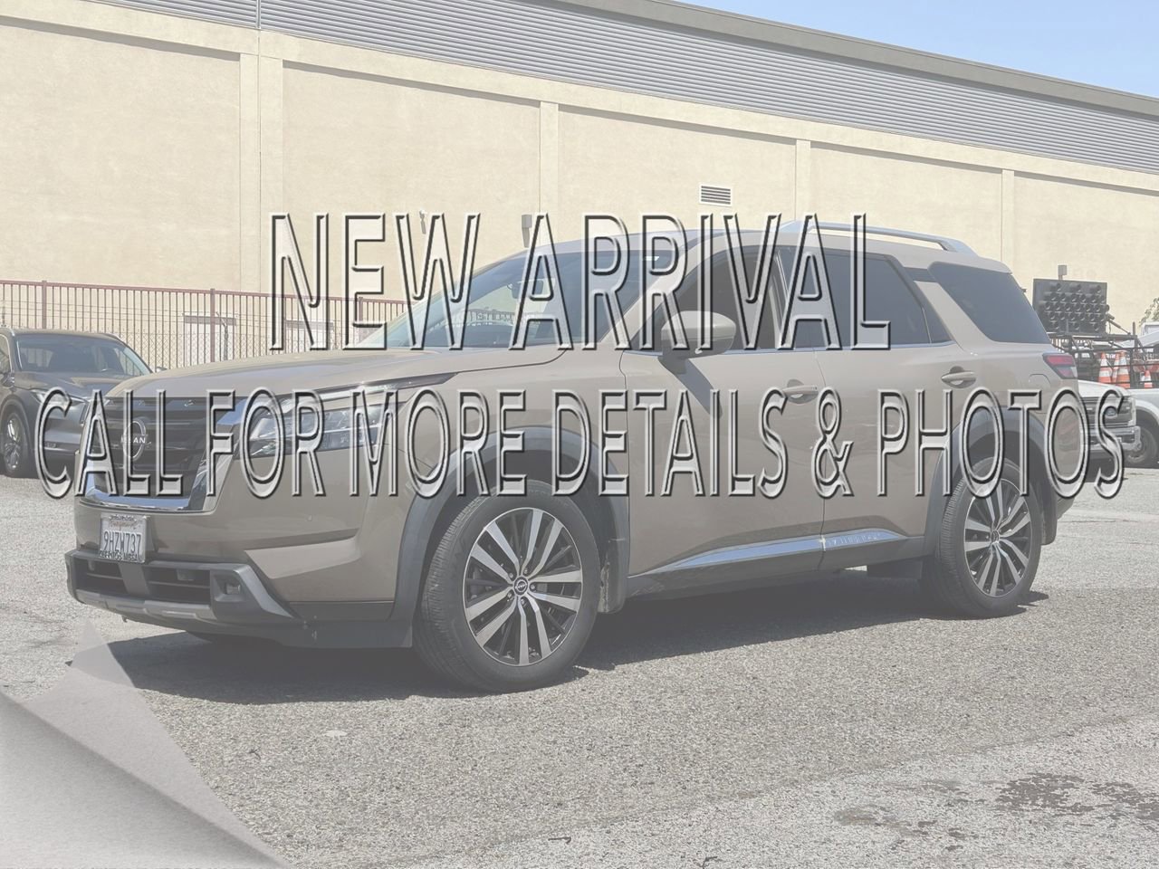 Certified 2024 Nissan Pathfinder Platinum FWD image 1