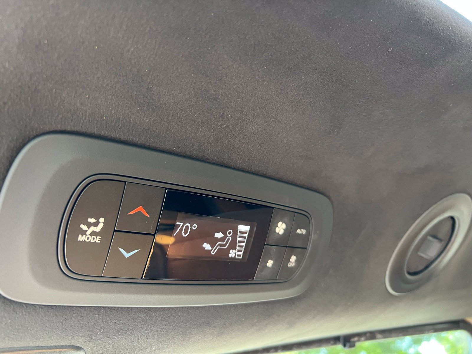 Used 2023 Chrysler Pacifica Pinnacle FWD image 84