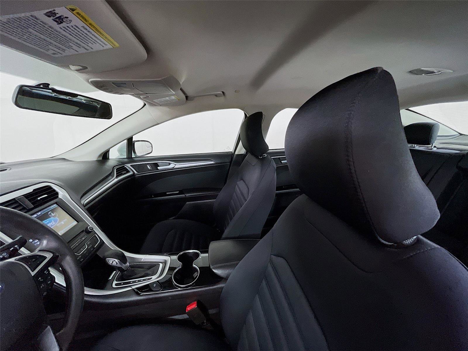 Used 2016 Ford Fusion SE image 11