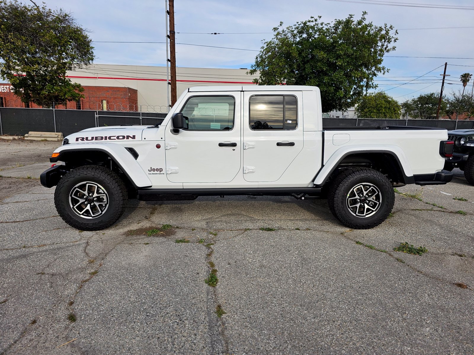 New 2026 Jeep Gladiator Rubicon w/ Steel Power Dome Hood Package AWD/4WD image 4
