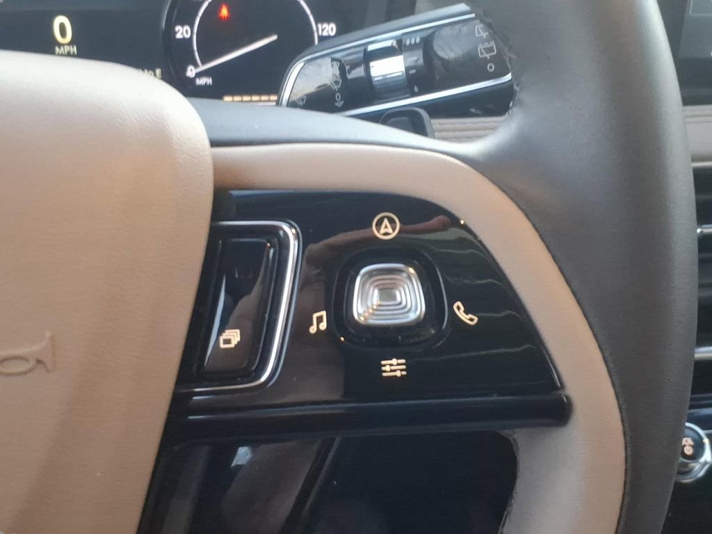 Certified 2022 Lincoln Corsair FWD image 23