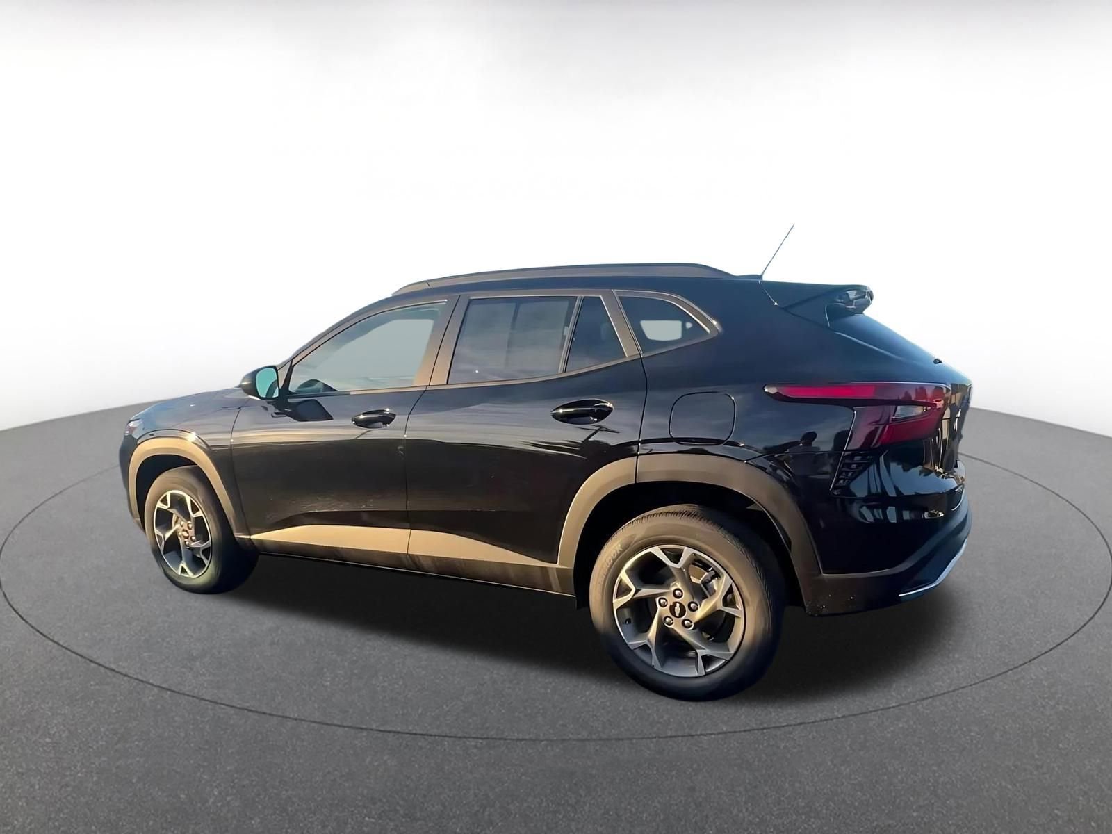 Used 2025 Chevrolet Trax LT image 9