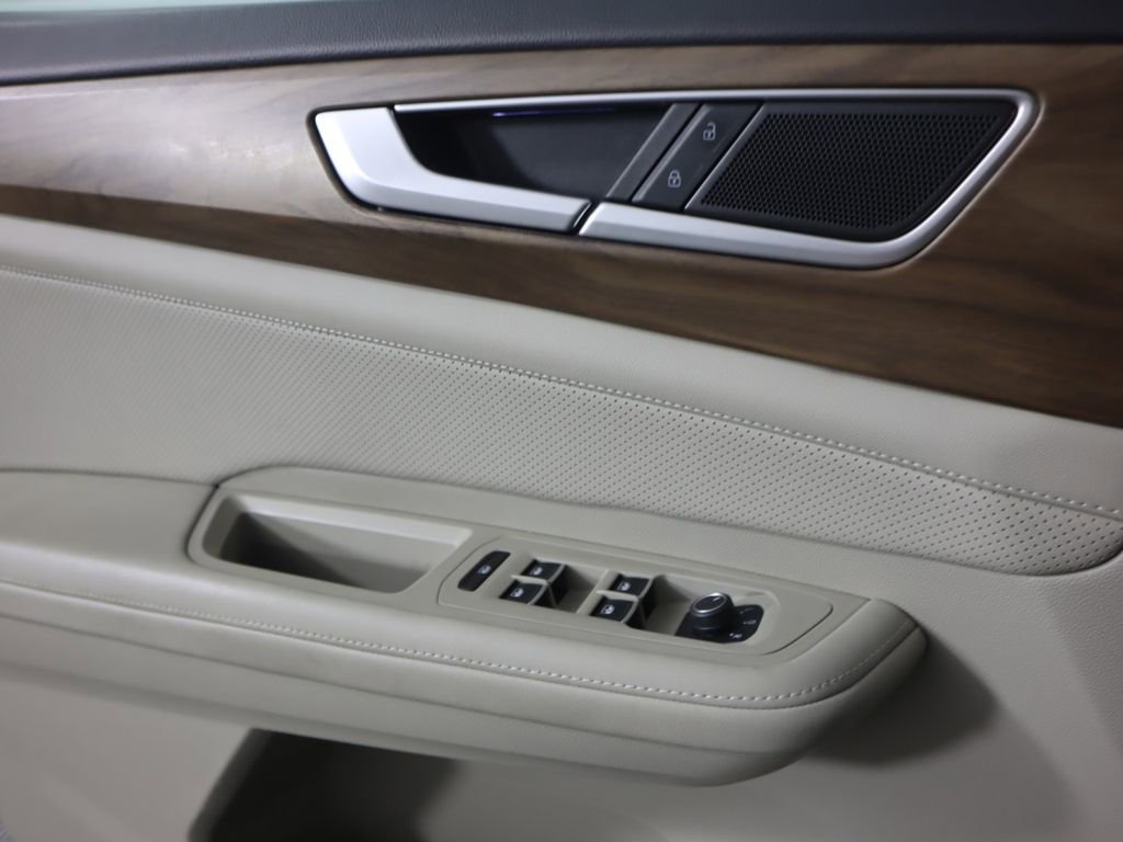 Used 2024 Volkswagen Atlas SE image 19