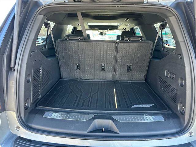 Used 2024 Chevrolet Suburban RST w/ Sport Performance Package image 16