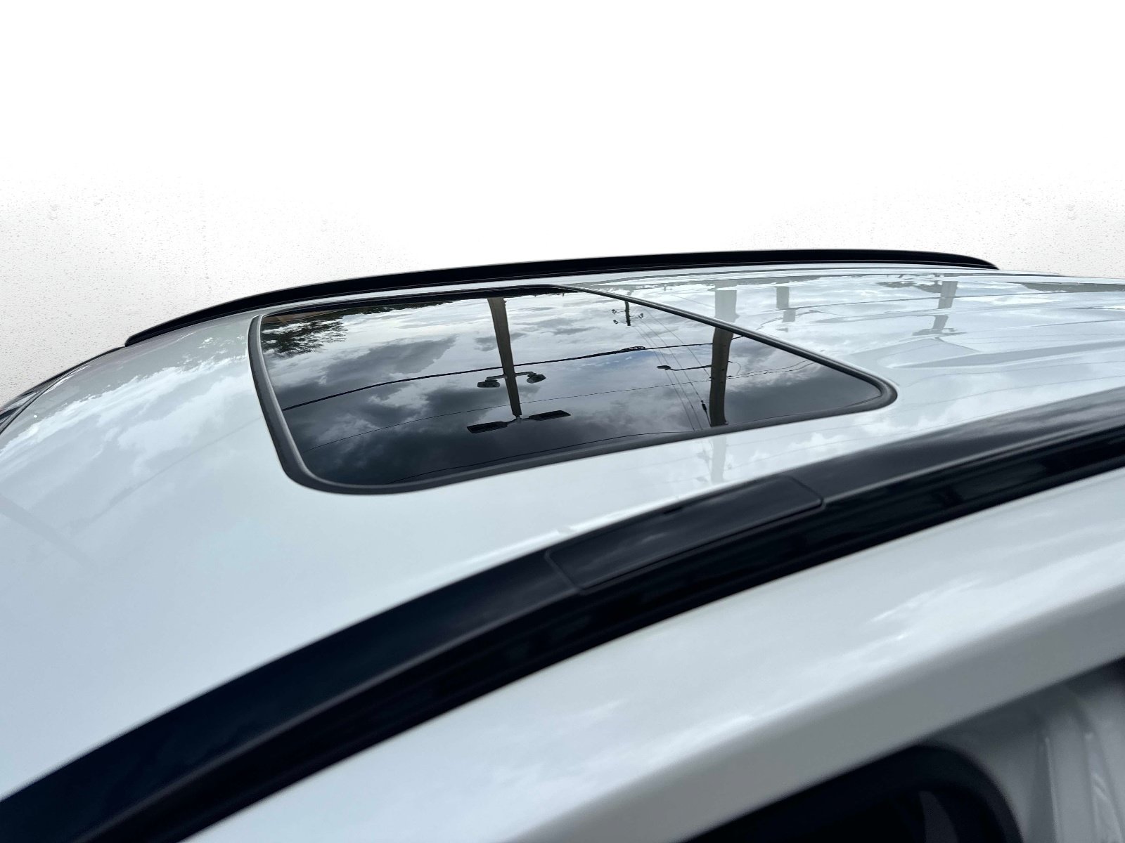 Used 2022 Toyota RAV4 Limited w/ Limited Grade Weather Package FWD image 34