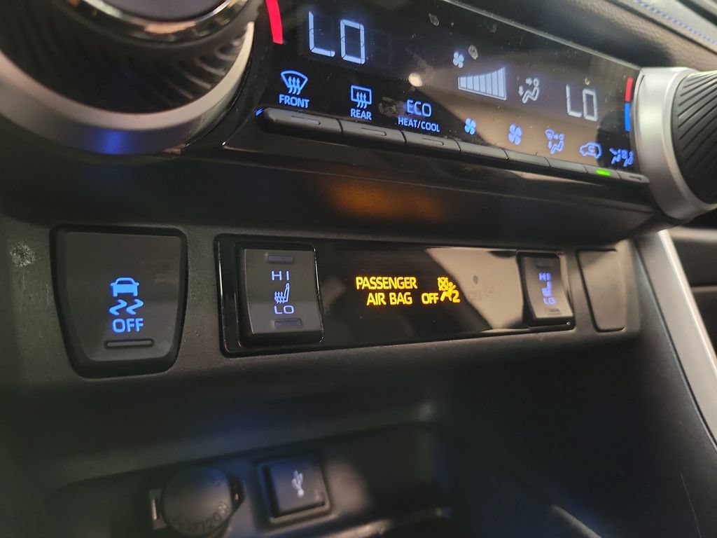 Used 2022 Toyota RAV4 XSE AWD/4WD image 21