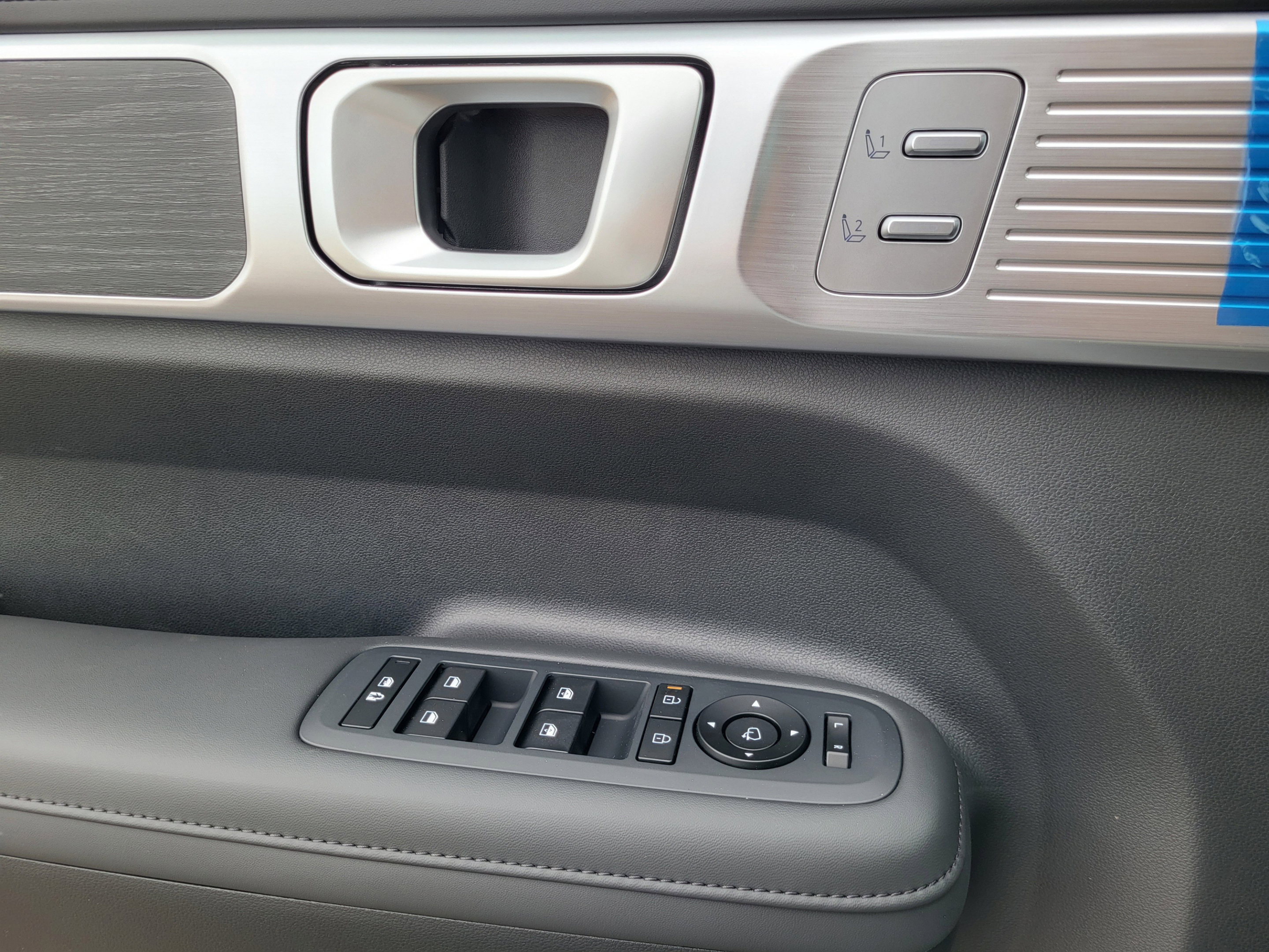New 2026 Hyundai Santa Fe Limited AWD/4WD image 17
