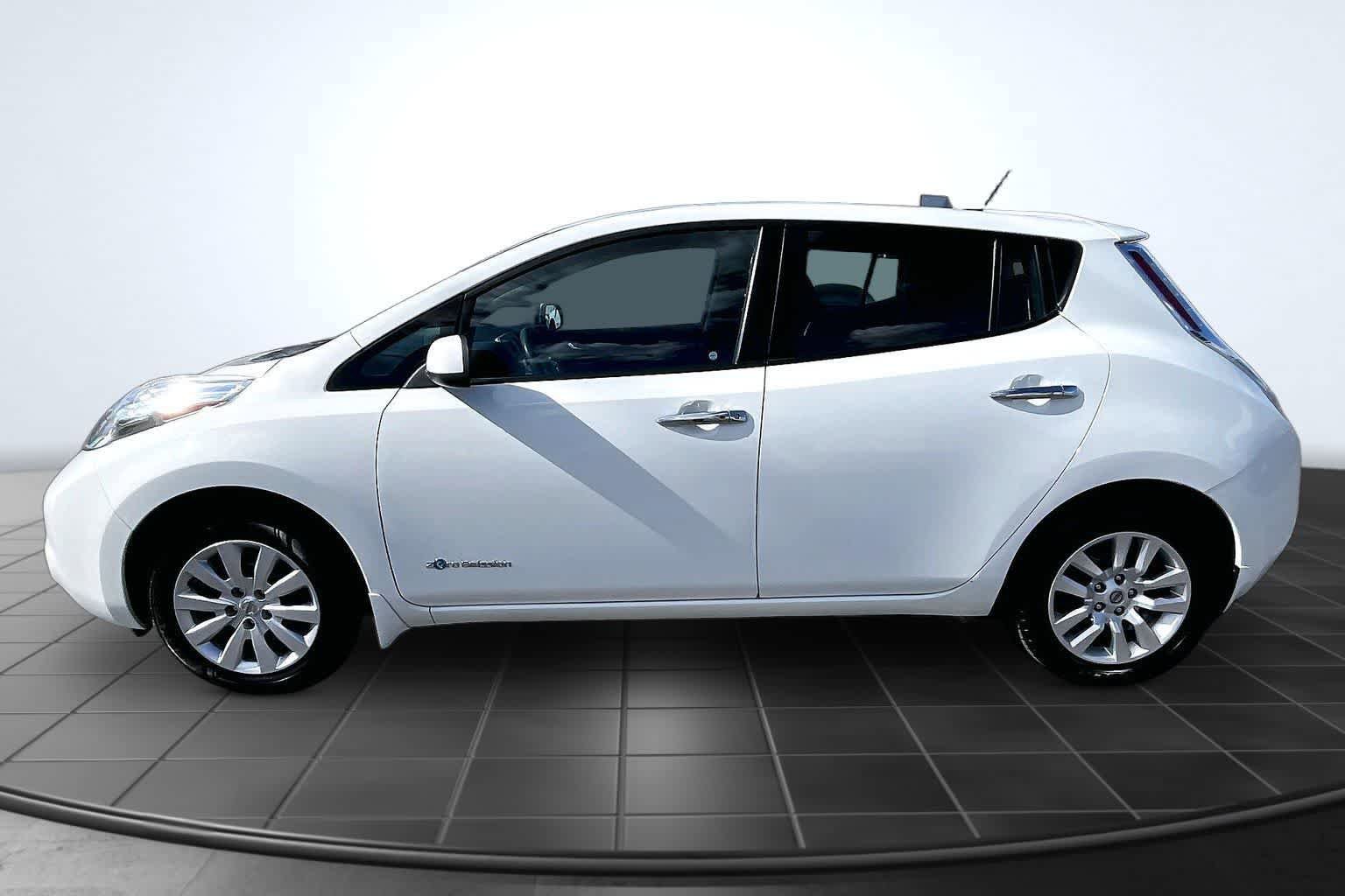 Used 2016 Nissan Leaf S w/ Charger Package FWD image 3