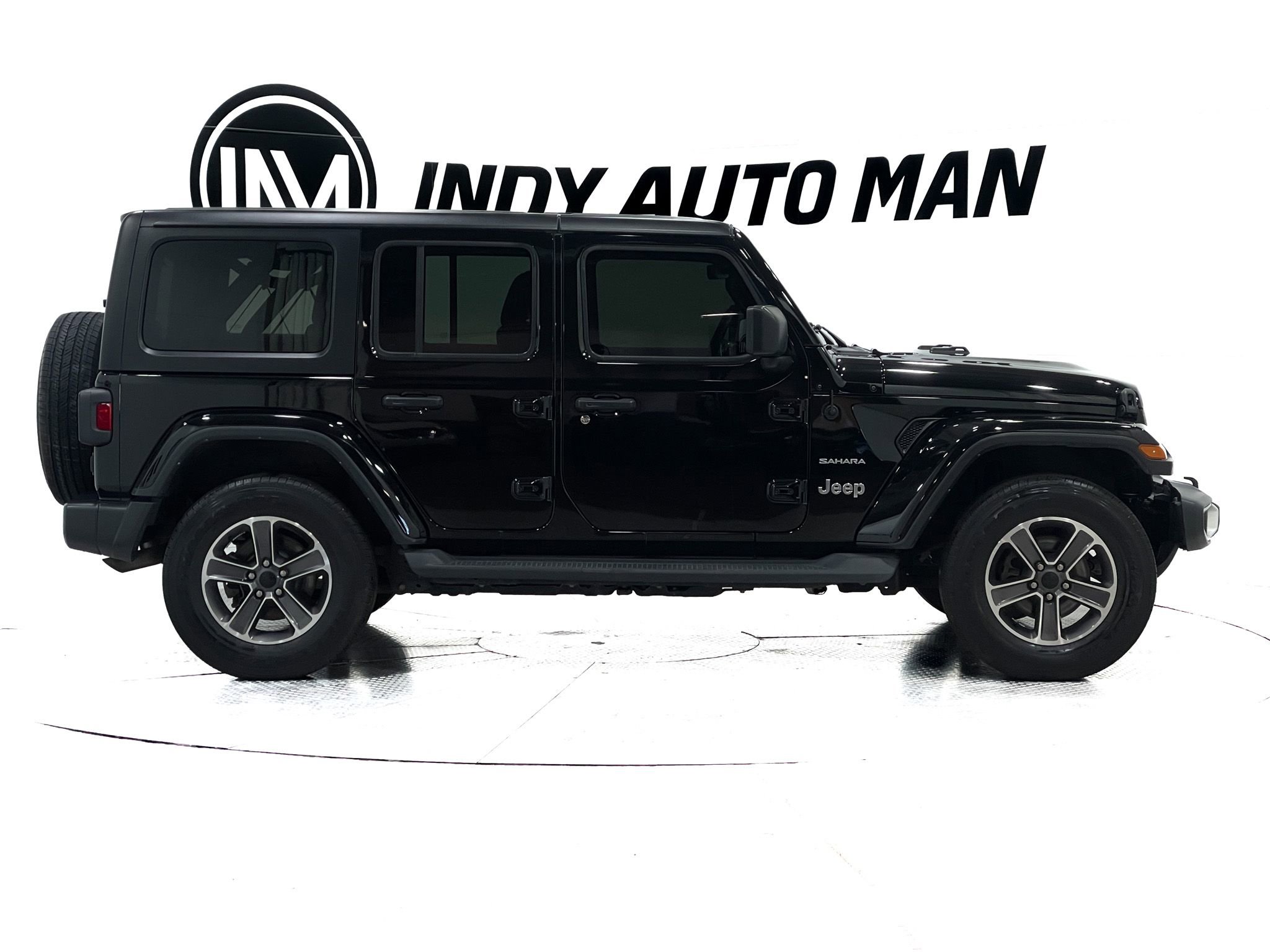 Used 2023 Jeep Wrangler Sahara w/ Cold Weather Group image 3