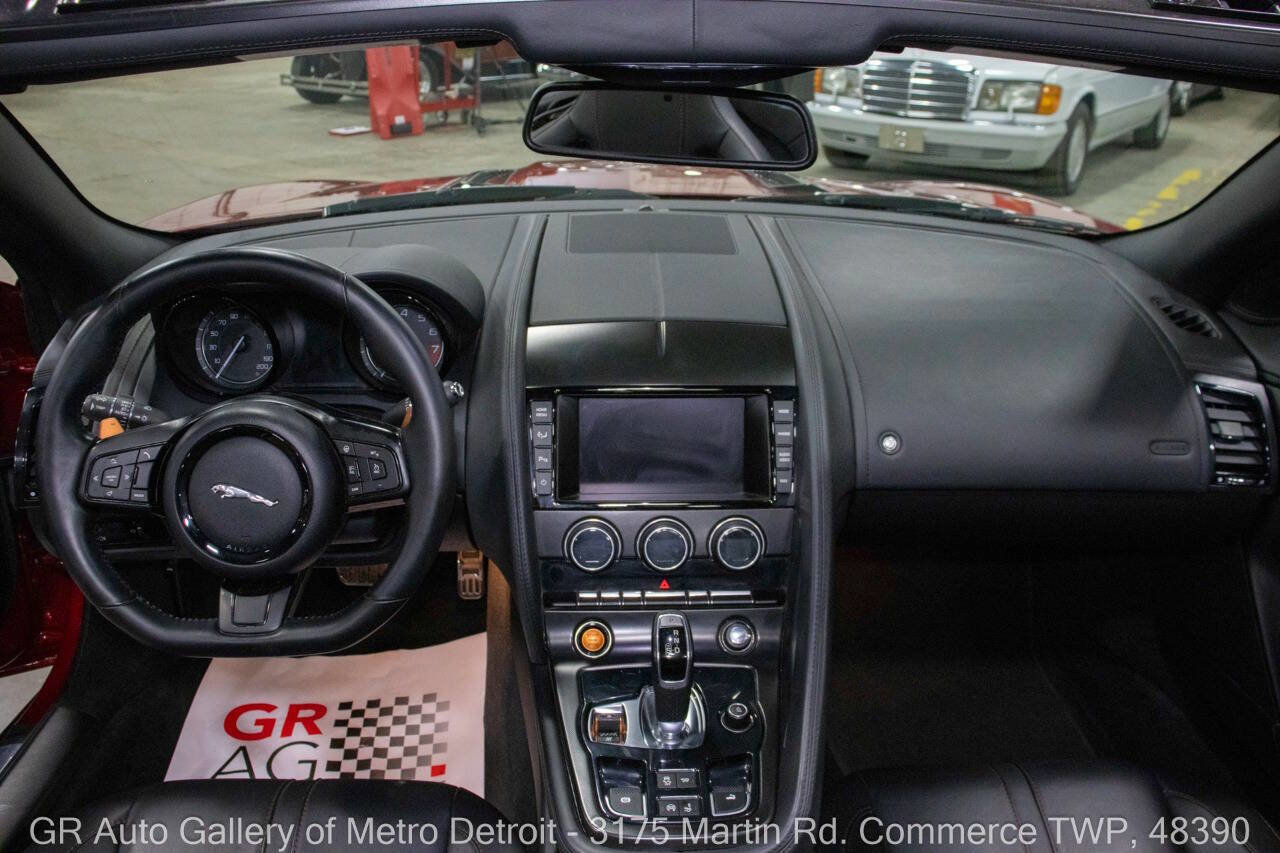 Used 2014 Jaguar F-TYPE S image 17
