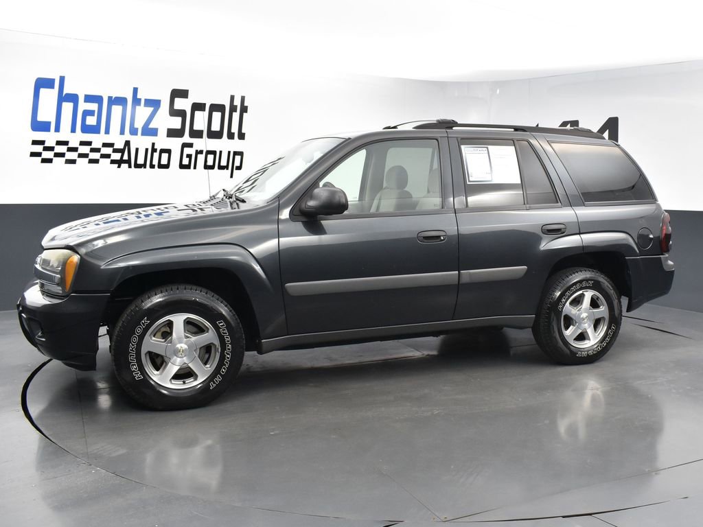 Used 2005 Chevrolet TrailBlazer LS w/ LS Preferred Equipment Group AWD/4WD image 2