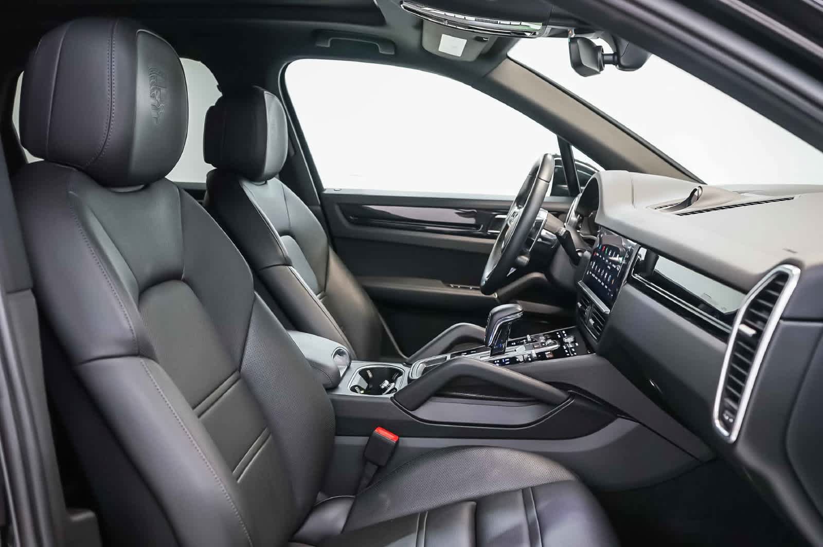 Certified 2023 Porsche Cayenne Platinum Edition AWD/4WD image 22