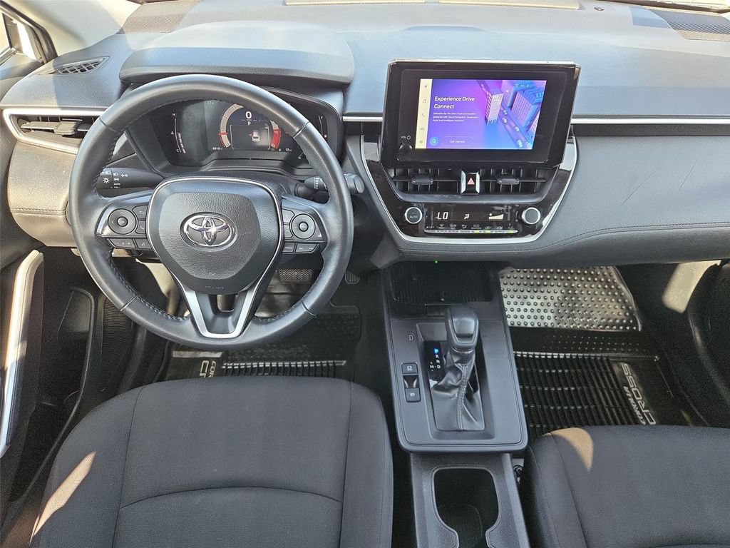 Used 2026 Toyota Corolla Cross LE FWD image 12