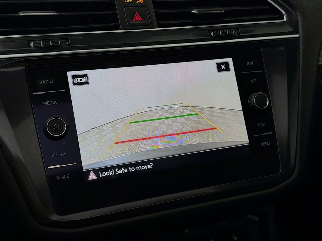 Used 2022 Volkswagen Tiguan SEL R-Line image 19