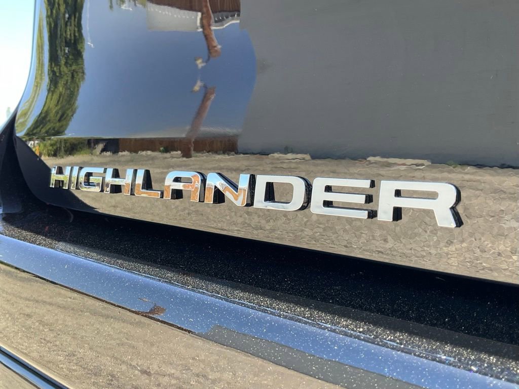 Used 2021 Toyota Highlander Limited FWD image 16