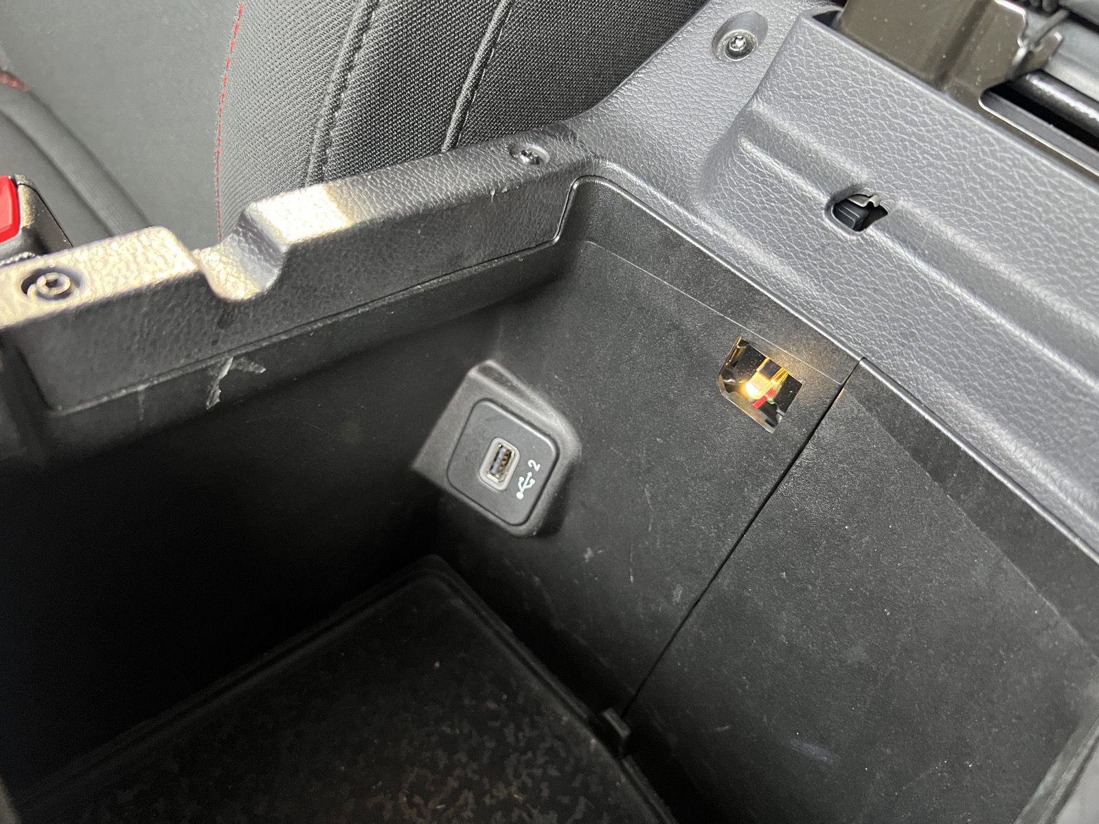 Used 2018 Jeep Wrangler Unlimited Rubicon image 34